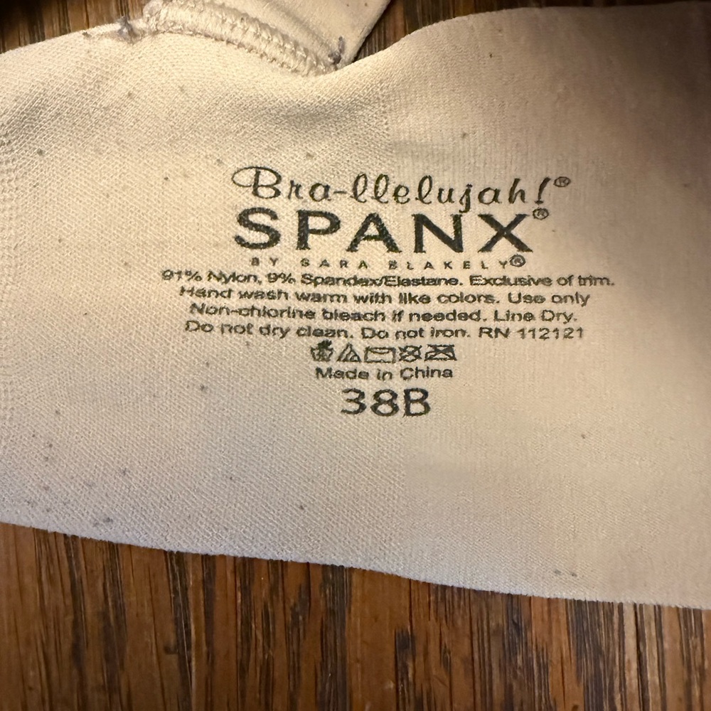 Spanx Size 38B Padded Bra - Picture 3 of 3